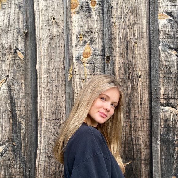 Meet your Posher, Lexi - Picture 1 of 1